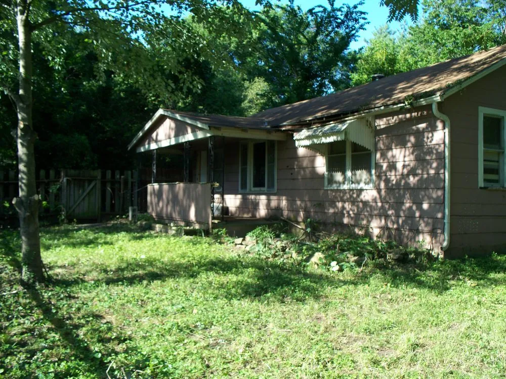 Custom garden landscaping near you across Gardner, KS - B&J Lawn Care