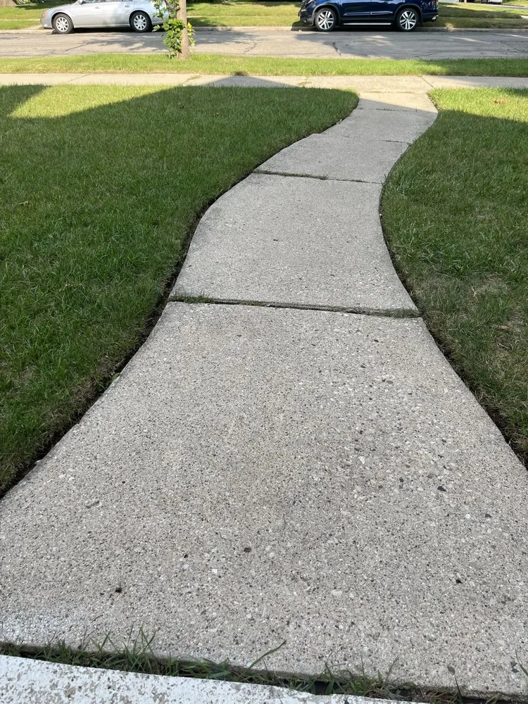 Reliable yard cleanup service with custom design in Milwaukee, WI by B&J Lawncare