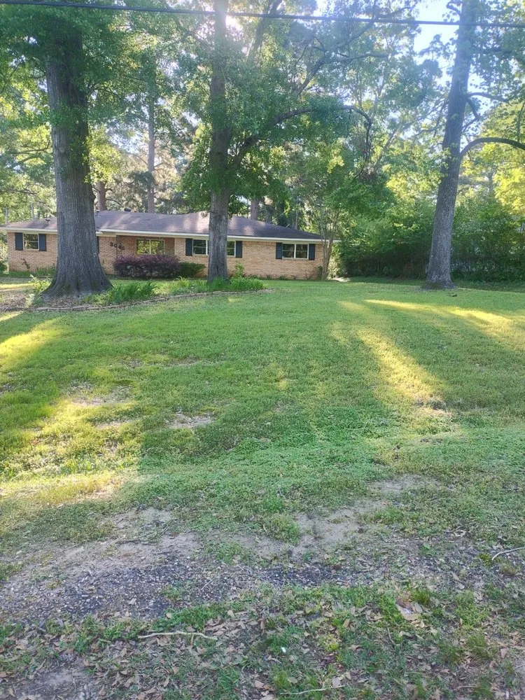 Expert landscaping services in Shreveport, LA by BJ’s On Time Pool Cleaning And Lawn Service