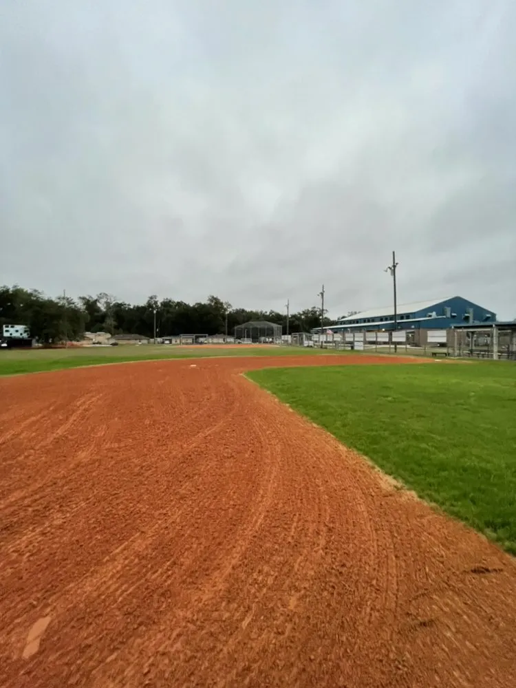 Affordable yard cleanup service for homes in Chalmette, LA by B&K Lawn Care Services