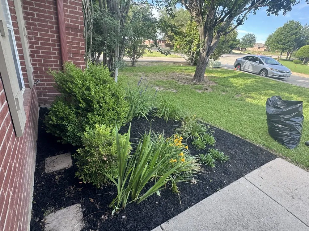 Local garden landscaping for beautiful yards in Weatherford, TX by BK Lawncare
