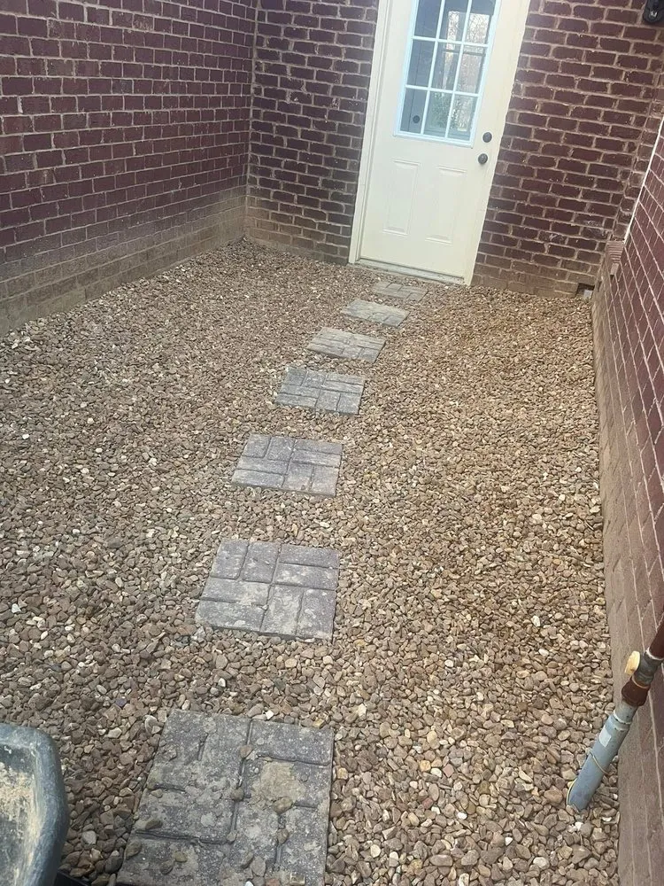 Affordable residential landscaping in Southaven, MS by B&L Management