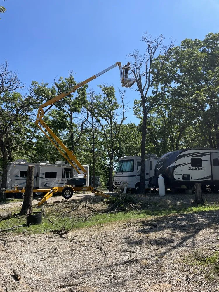 Custom yard maintenance experts serving Broken Arrow, OK - Black Arrow Tree and Landscape