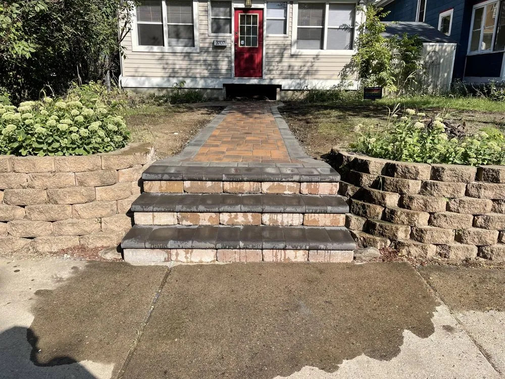 Expert lawn mowing service experts serving Inver Grove Heights, MN - Black Bull Landscapes