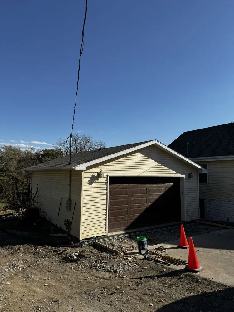 Top-rated lawn care service in Papillion, NE by Black Diamond Hardscapes