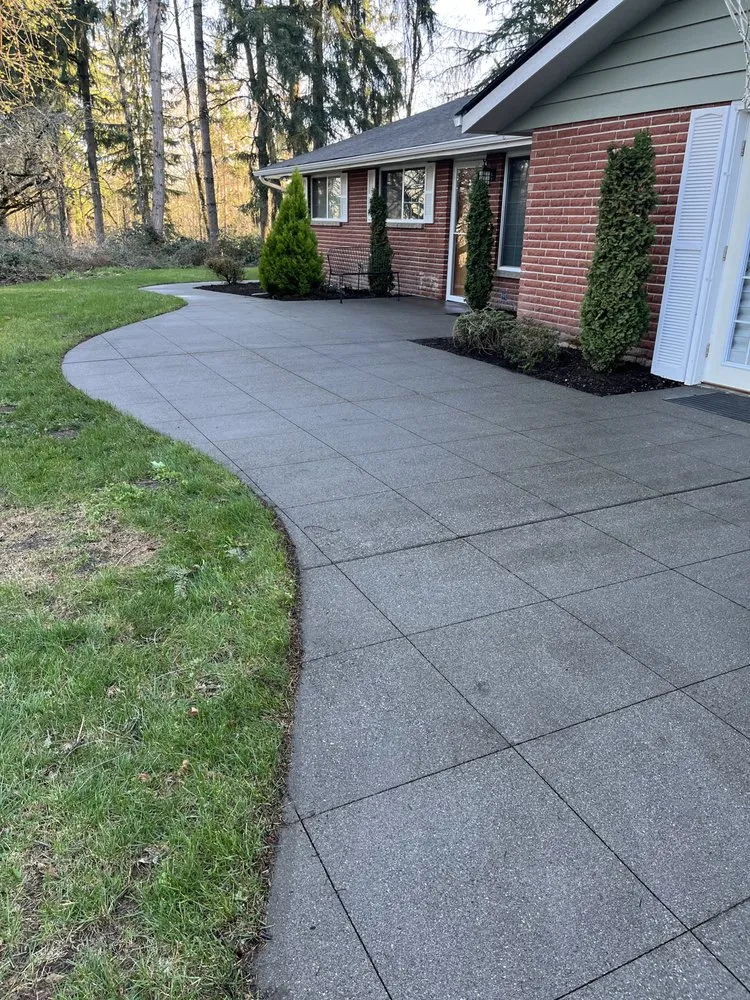 Affordable landscape installation for year-round maintenance in Black Diamond, WA by Black Diamond Landscape
