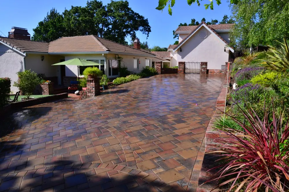 Trusted yard cleanup service for beautiful yards across Irvine, CA - Black Diamond Paver Stones & Landscape