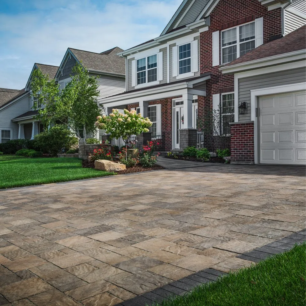 Custom outdoor landscaping in Pasadena, CA - Black Diamond Paver Stones & Landscape