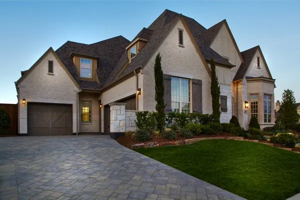 Black Diamond Paver Stones & Landscape