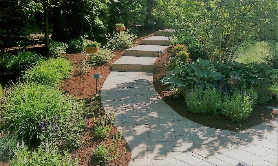 Professional garden landscaping in Mechanicsburg, PA by Black Landscape Contracting