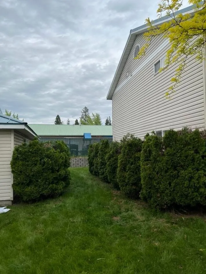 Professional lawn care service experts serving Coeur d'Alene, ID - Black Stone Landscaping