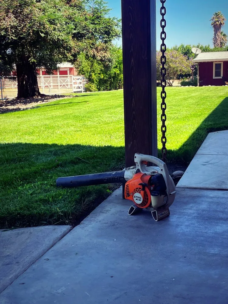 Professional landscaping services experts serving Oakdale, CA - Black Tie Lawn Care