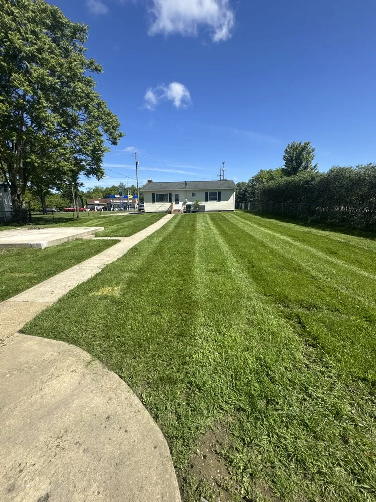 Affordable yard maintenance in Grove City, OH - Blackbird Lawn Care