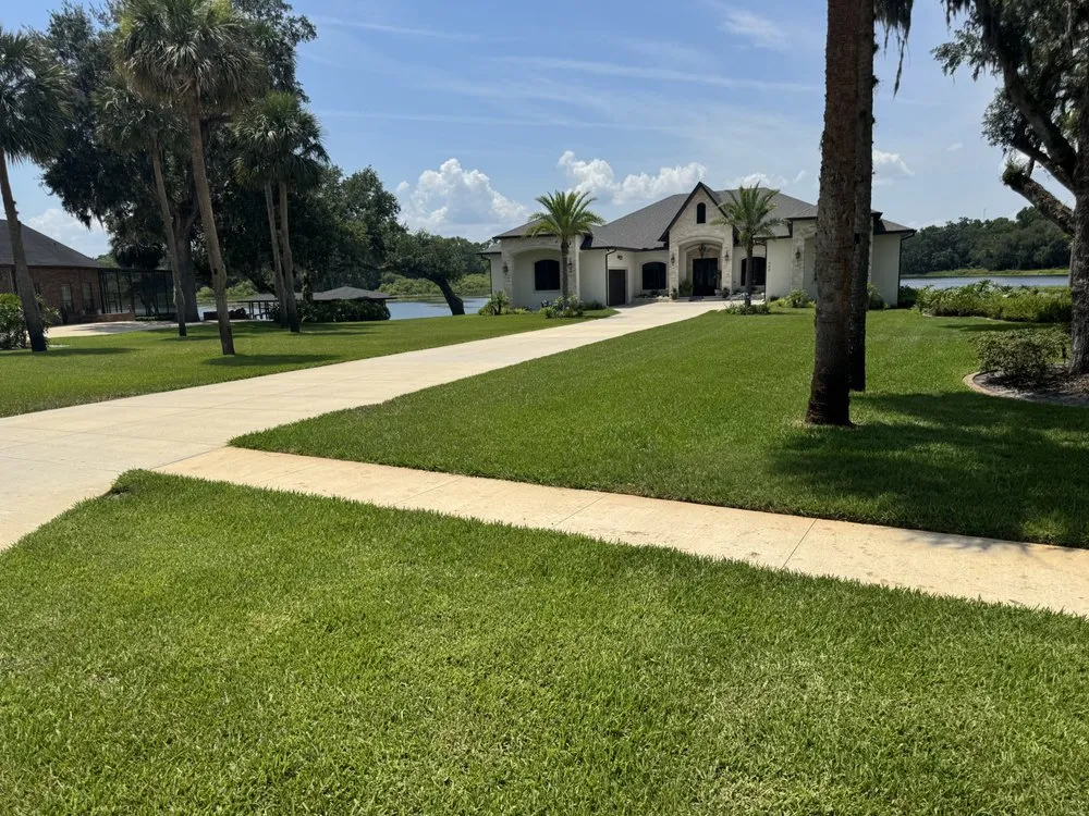 Custom yard maintenance for residential properties across Apopka, FL - Blackstar Enterprise