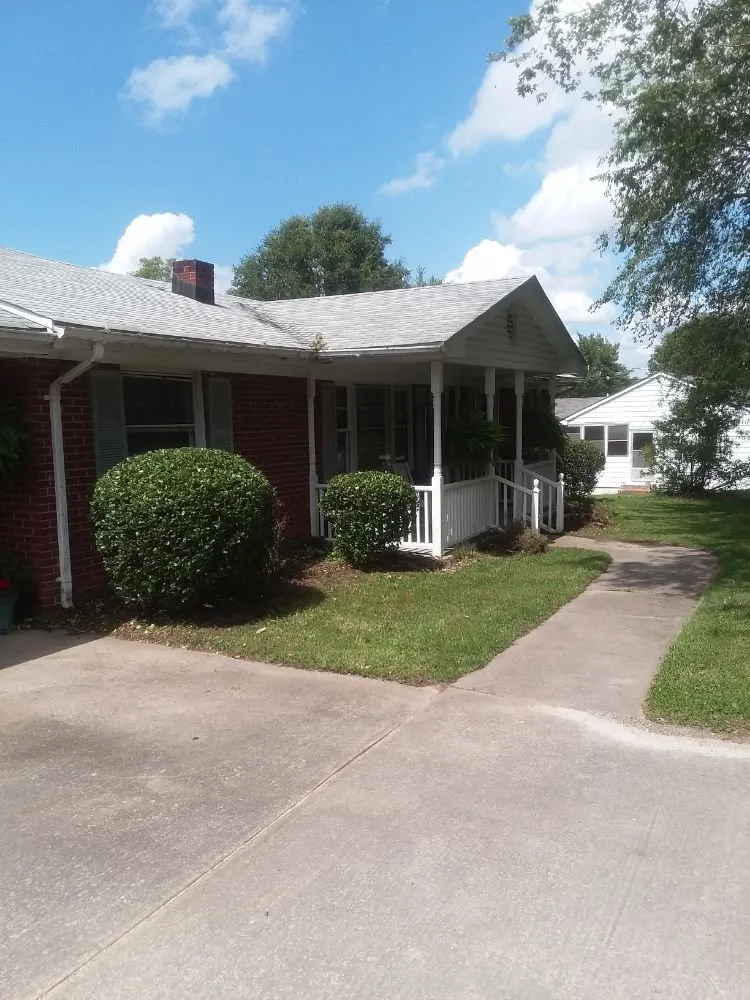 Local yard maintenance in Reidsville, NC - Blackstock lawncare