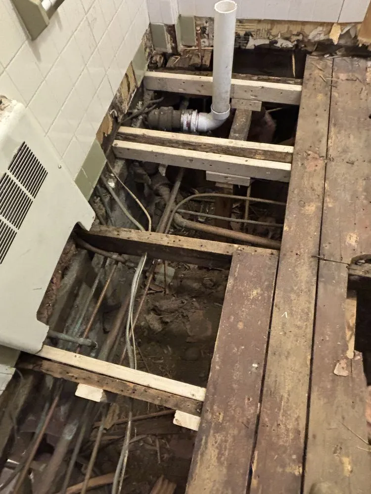 Trusted lawn mowing service in Providence, RI by Blackstone Labor