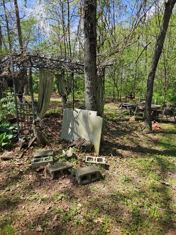 Affordable outdoor landscaping in Vandalia, IL by Blackwell Lawncare