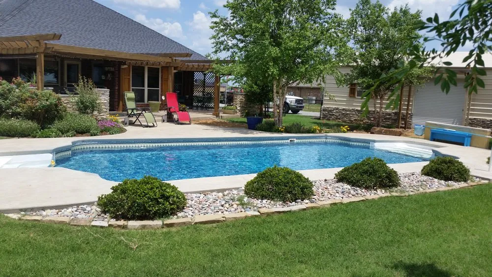 Reliable residential landscaping for homes in Piedmont, OK by Blade 2 Blade