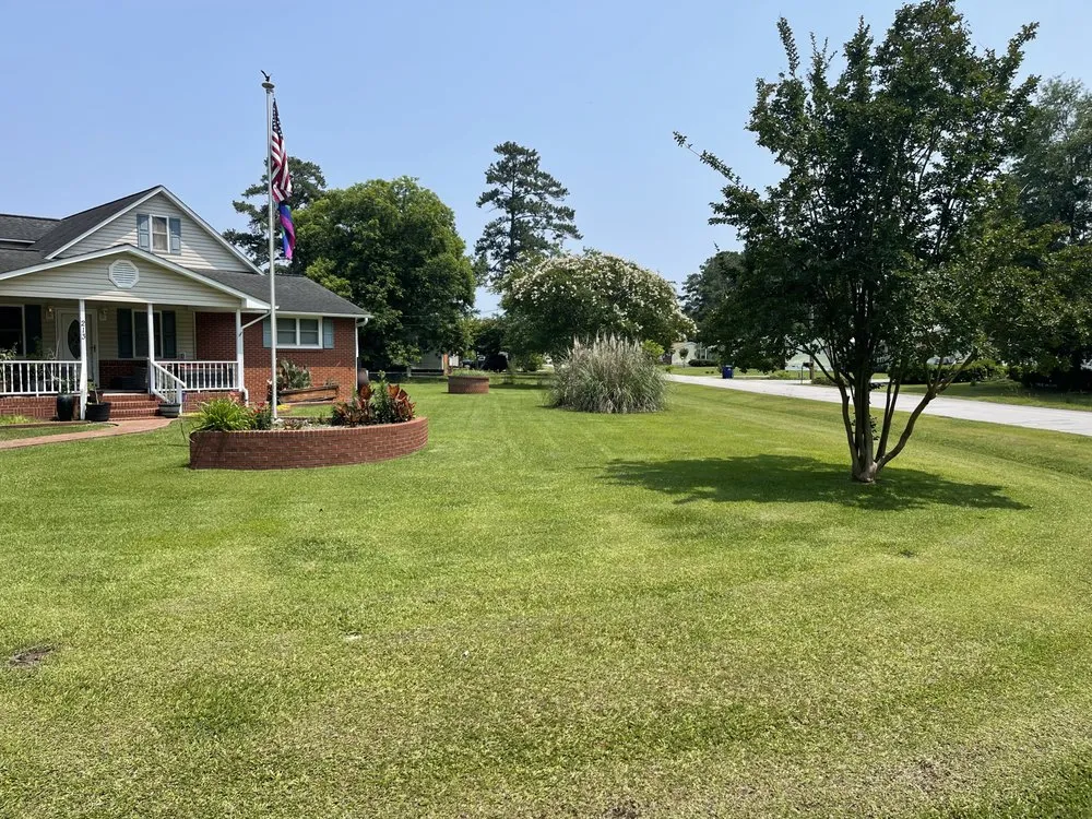 Top-rated lawn care service for homes across Jacksonville, NC - Blade an Bloom Commercial Landscaping