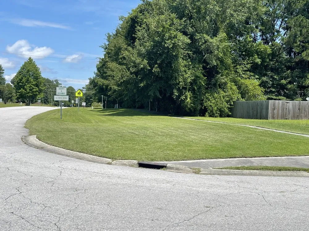 Affordable lawn care service in Jacksonville, NC - Blade an Bloom Commercial Landscaping