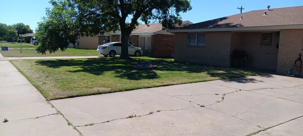 Top-rated lawn care service in Plainview, TX - Blade and Branch Lawn Care and Tree Trimming