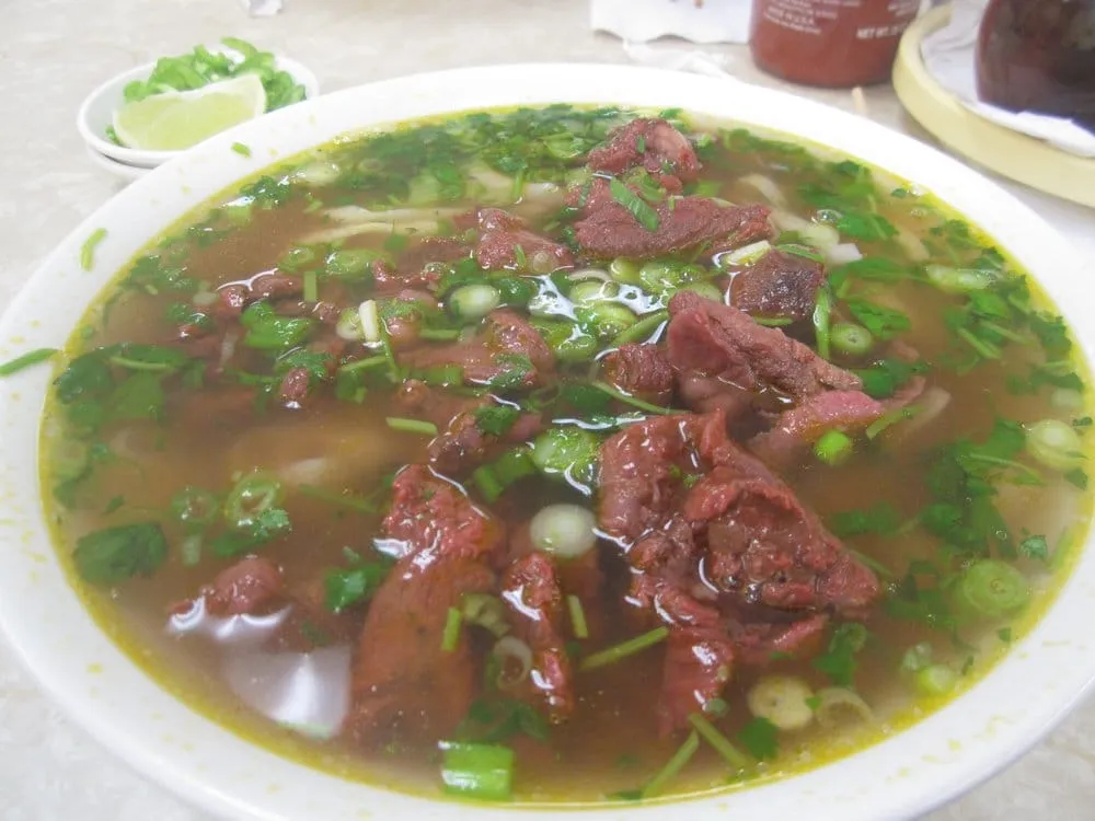 Expert garden landscaping for homes across Erie, PA - Blade Brothers