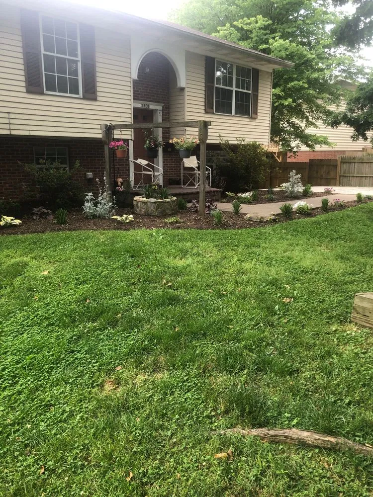 Top-rated yard maintenance for year-round maintenance in Fairfax, VA by Blade Runners