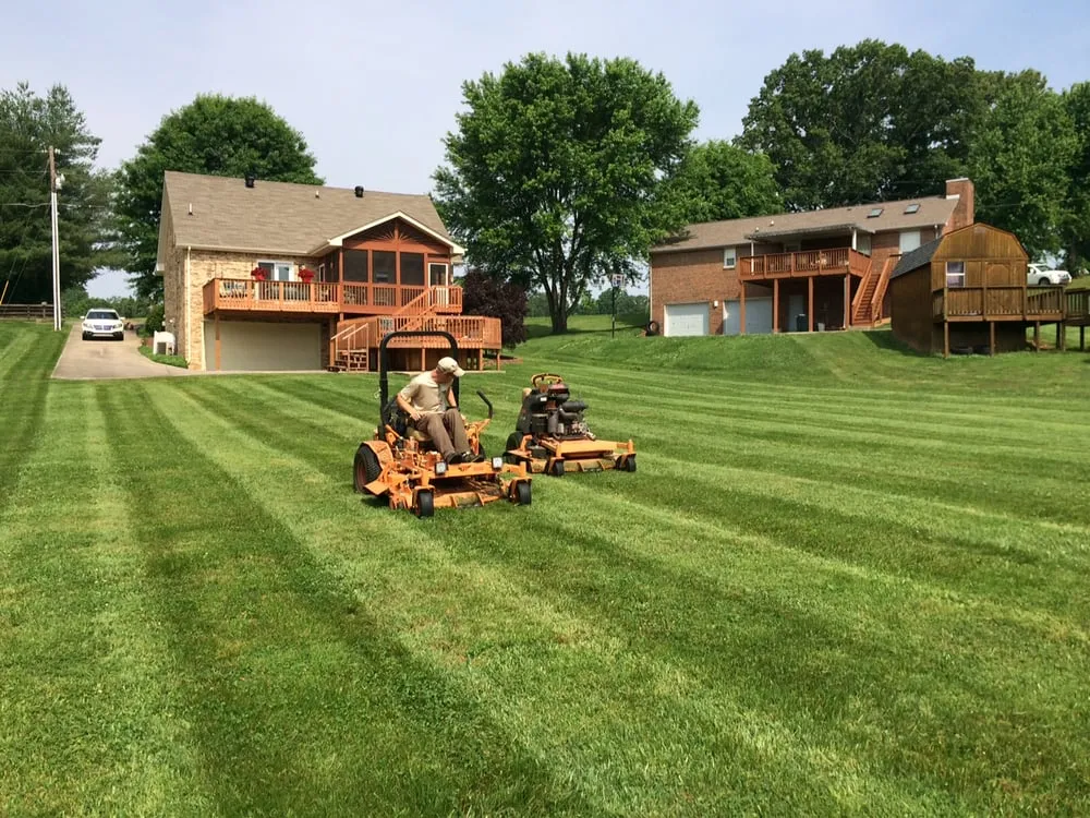 Reliable lawn care service in Woodlawn, TN by Blade Runners