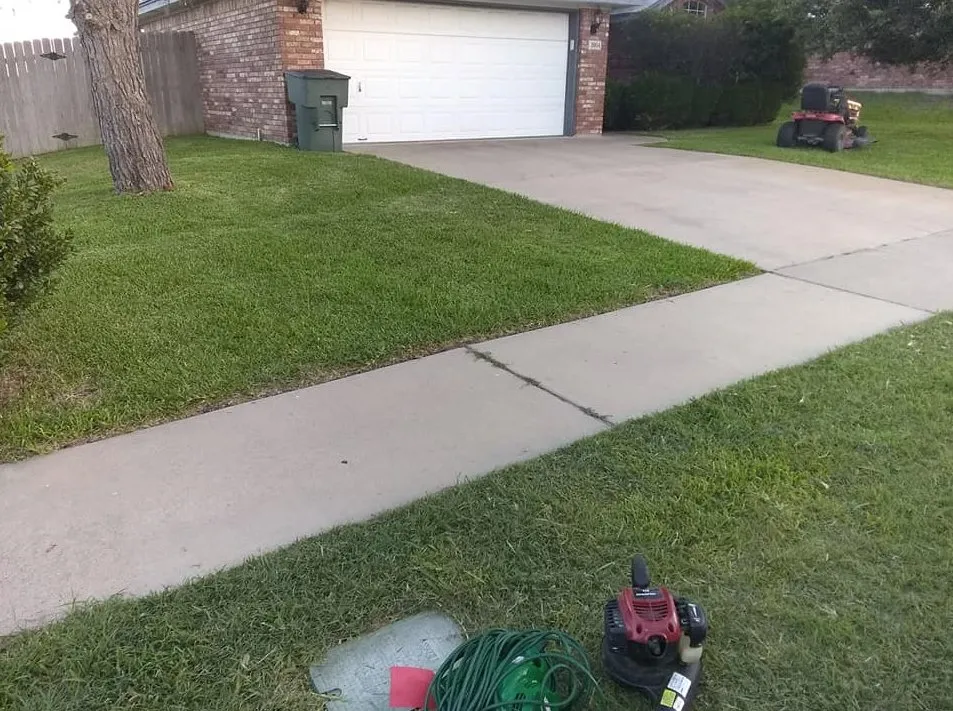 Professional landscaping services in Harker Heights, TX by Blade to Blade Lawn & Home