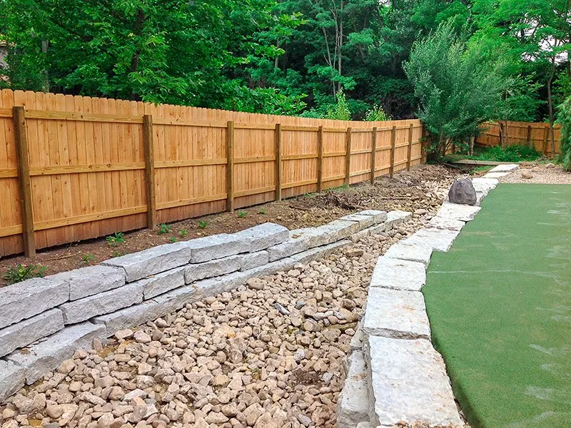 Professional garden landscaping in Dayton, OH by Bladecutters