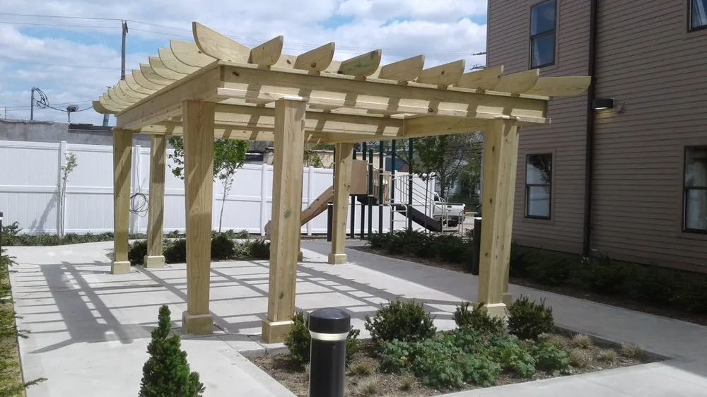 Reliable yard maintenance in Dayton, OH by Bladecutters