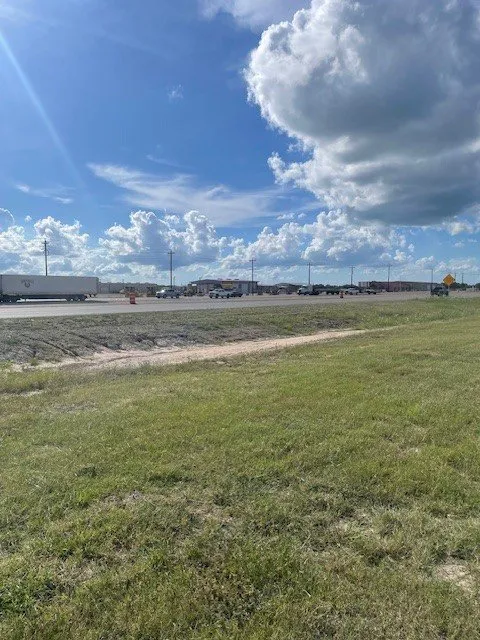 Professional yard maintenance experts serving Victoria, TX - Blades & Bolts