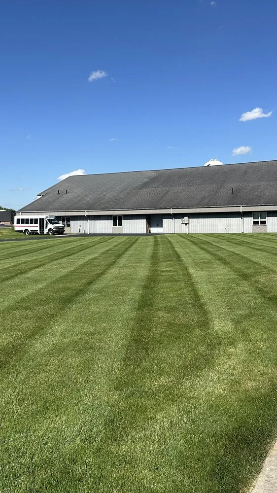 Affordable garden landscaping in Leesburg, IN by Blades & Stripes Lawncare