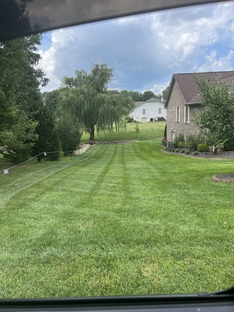 Affordable garden landscaping experts serving Knoxville, TN - Blades Of Glory Lawn Care