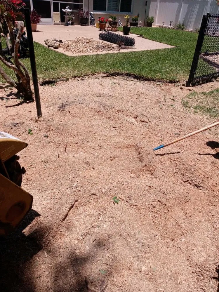 Local garden landscaping experts serving Bradenton, FL - Blades of Grass Lawn Service