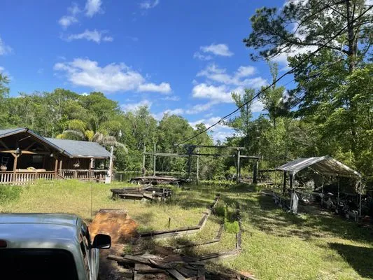 Blades On Blades Logo