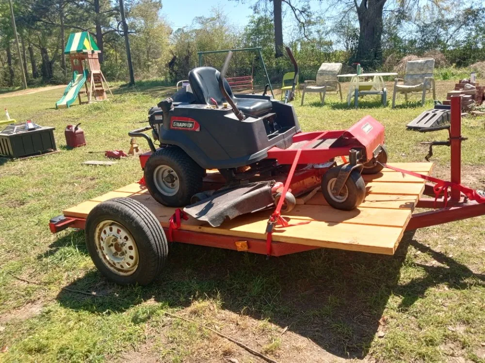 Professional yard cleanup service for homes across Slocomb, AL - Bladez Lawn Care Service