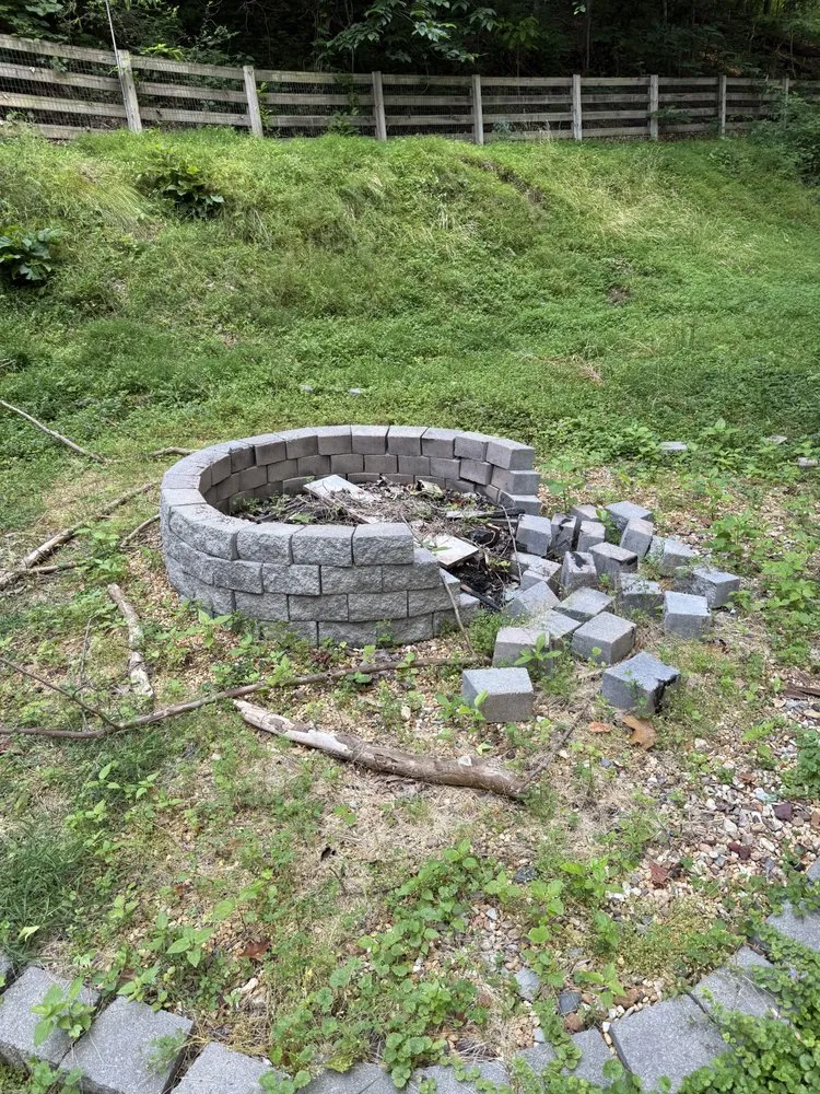 Affordable outdoor landscaping in Clarksville, TN by Bladez N Grass Lawn Care