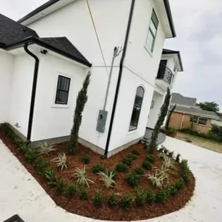 Custom outdoor landscaping in Norco, LA - Blakley's Landscaping