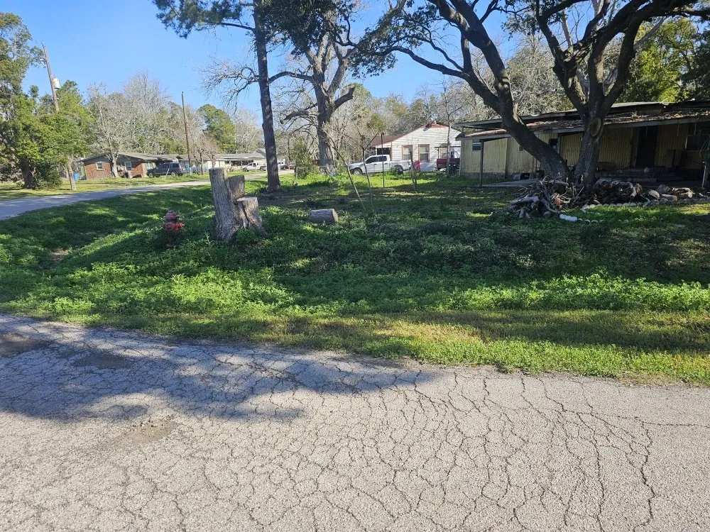 Reliable garden landscaping in La Marque, TX by BLC Lawn Care