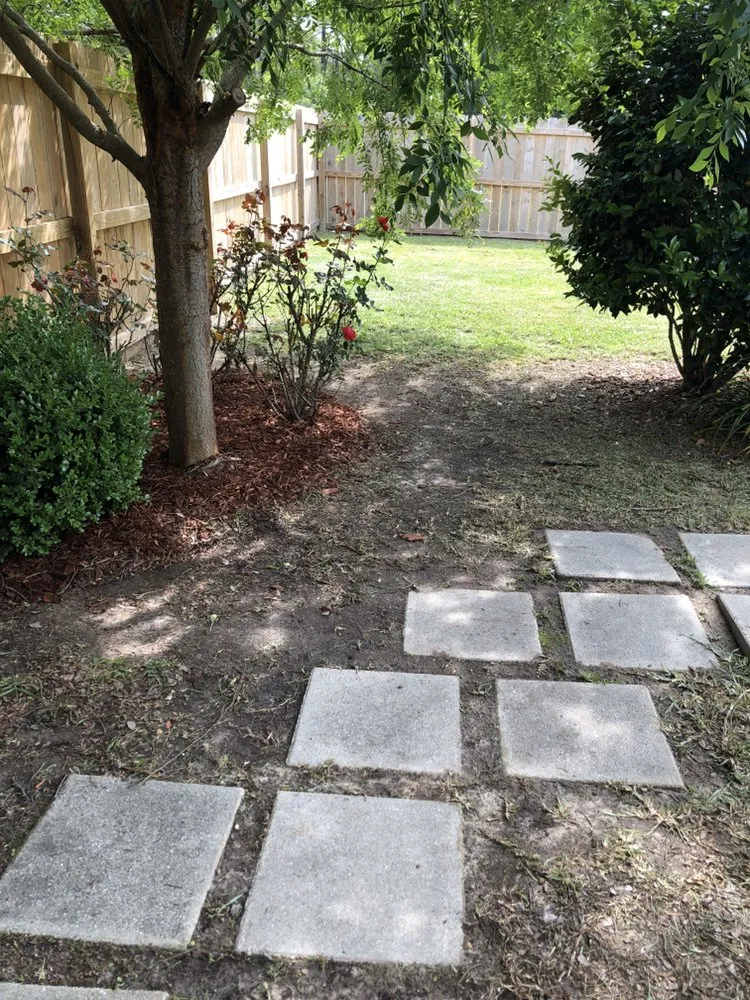 Reliable yard maintenance in Moss Point, MS - Bless The Land