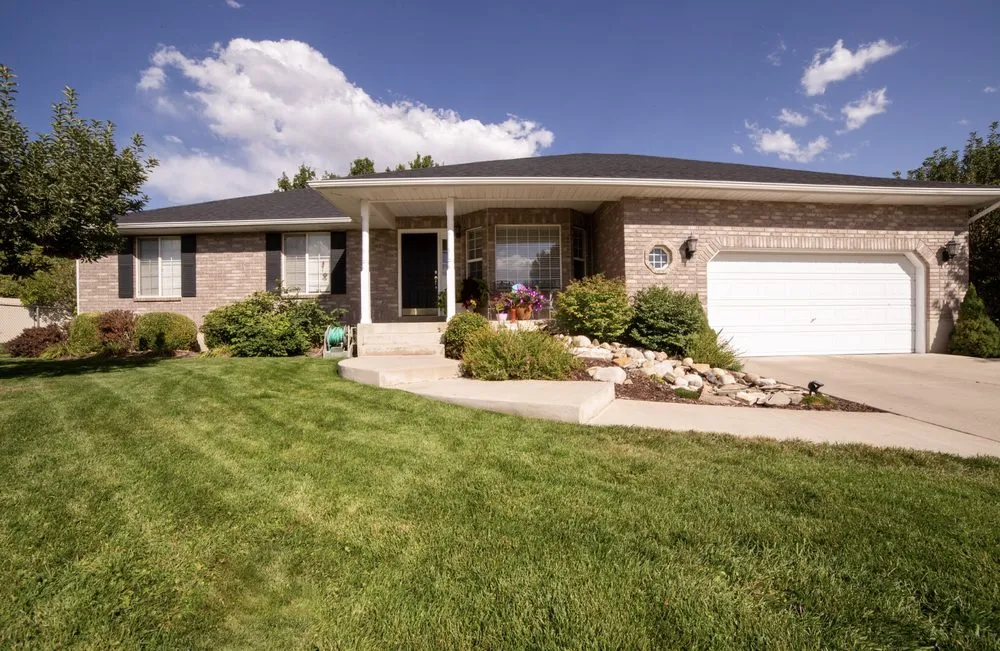 Local landscaping services experts serving Baton Rouge, LA - Blessed Guys Residential and Commercial Services