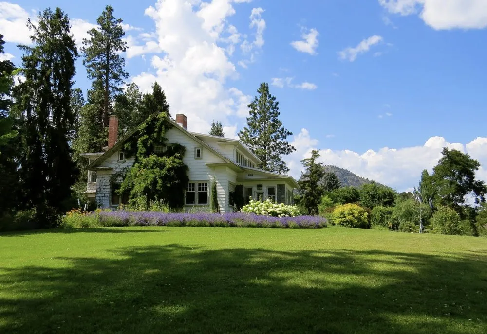 Local residential landscaping for residential properties across Baton Rouge, LA - Blessed Guys Residential and Commercial Services