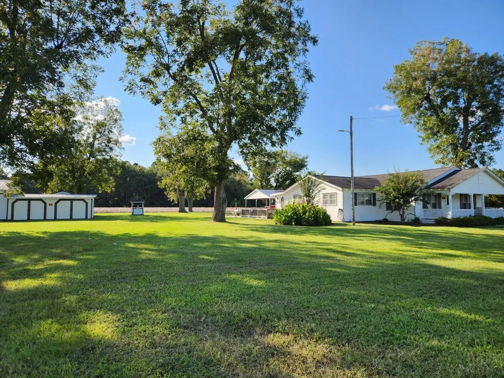 Affordable yard maintenance in Statesboro, GA - Blessed Hands Lawn Care