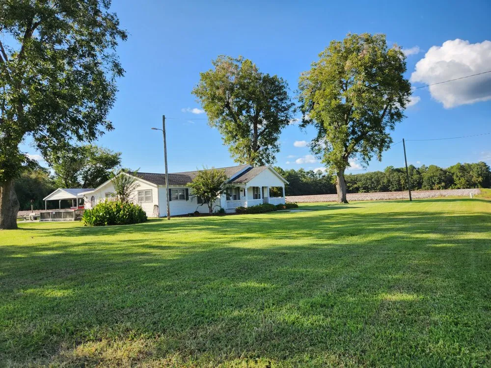 Affordable garden landscaping experts serving Statesboro, GA - Blessed Hands Lawn Care