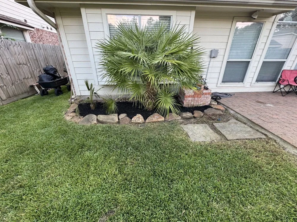 Expert garden landscaping in Tomball, TX by Blewz Pressure Washing And Landscape Specialists