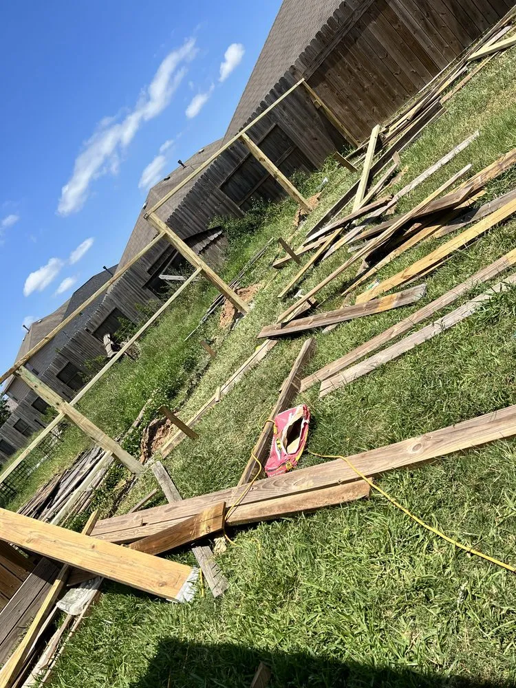 Affordable yard cleanup service experts serving Tomball, TX - Blewz Pressure Washing And Landscape Specialists