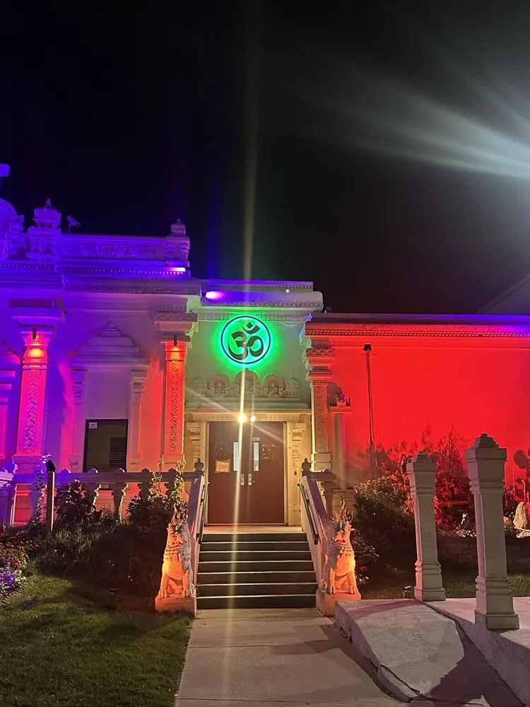 Top-rated yard cleanup service in Lincoln, NE - Blingle Premier Lighting of Lincoln