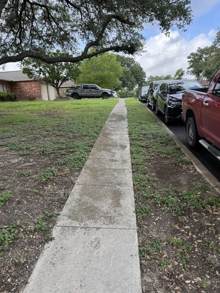 Trusted yard maintenance with custom design in San Antonio, TX by Bliss property services