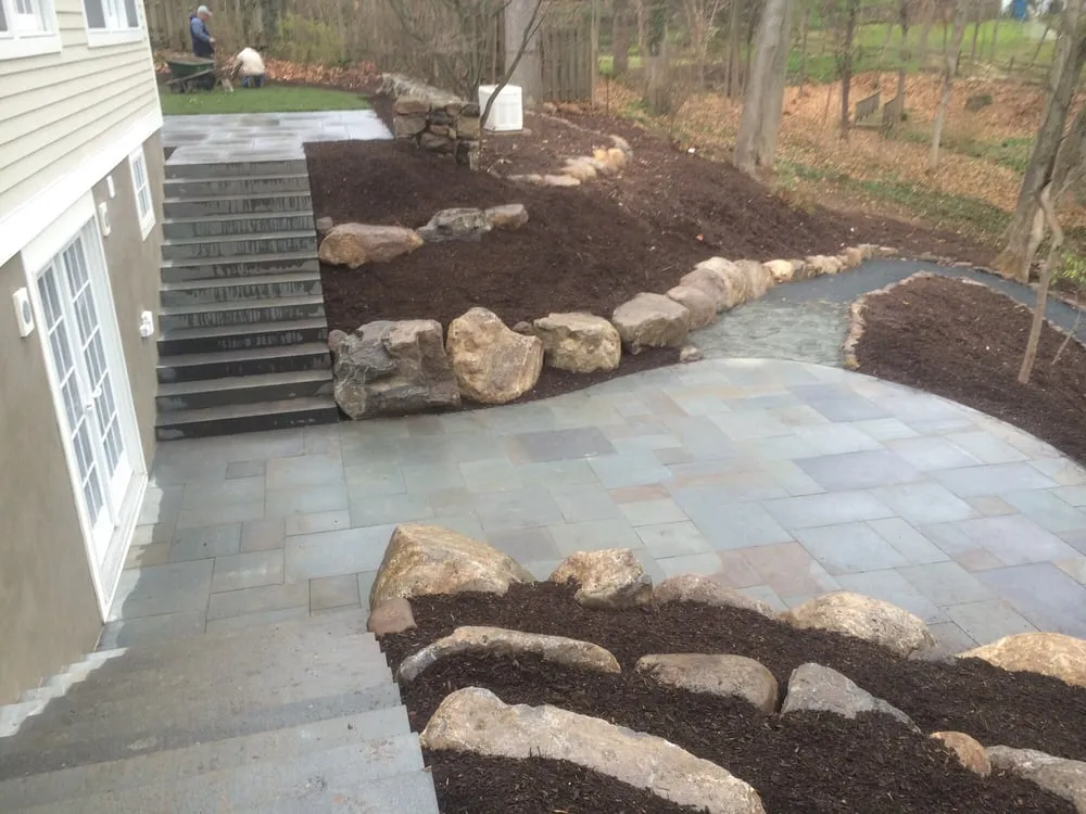 Custom lawn care service in Summit, NJ - Blizard Landscaping